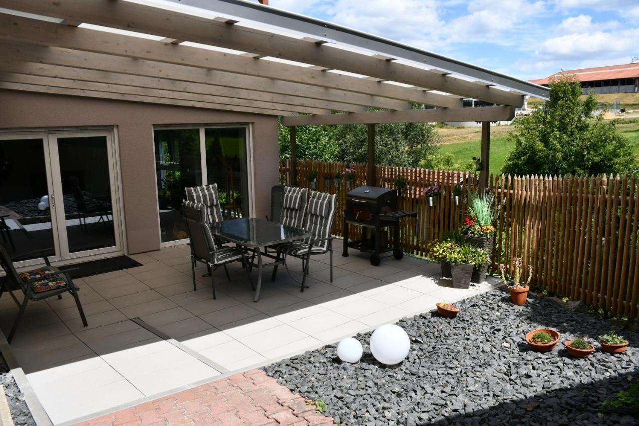 Ferienwohnung „Frosch“ Neukirchen-Balbini Exterior foto